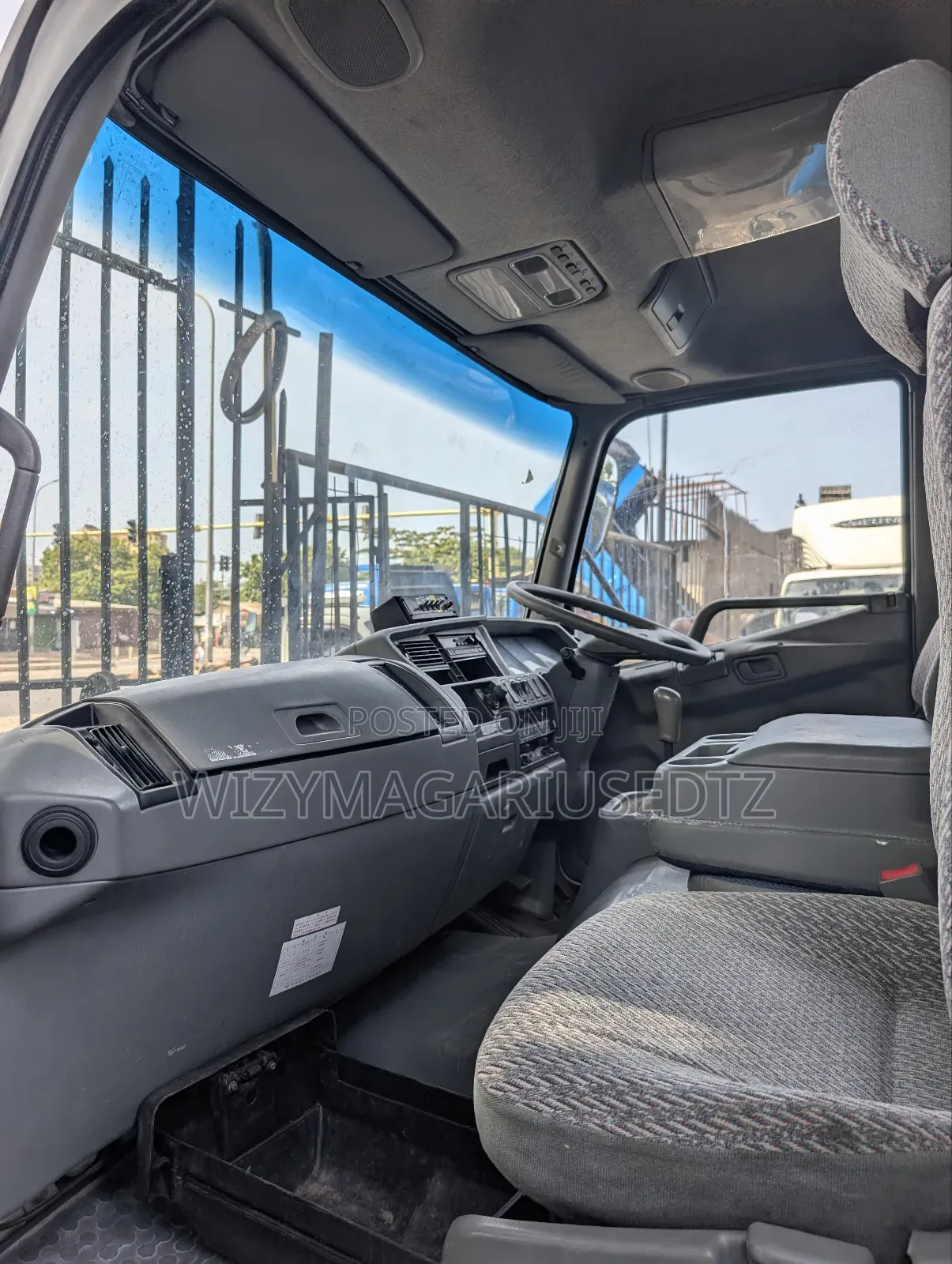 Mitsubishi Fuso Tipper 1996 White