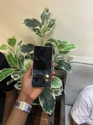 Sharp Aquos zero6 128 GB Purple