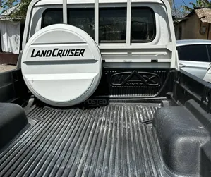 Toyota Land Cruiser 76 Series 2013 Off white