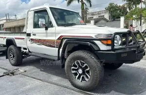 Toyota Land Cruiser 76 Series 2013 Off white