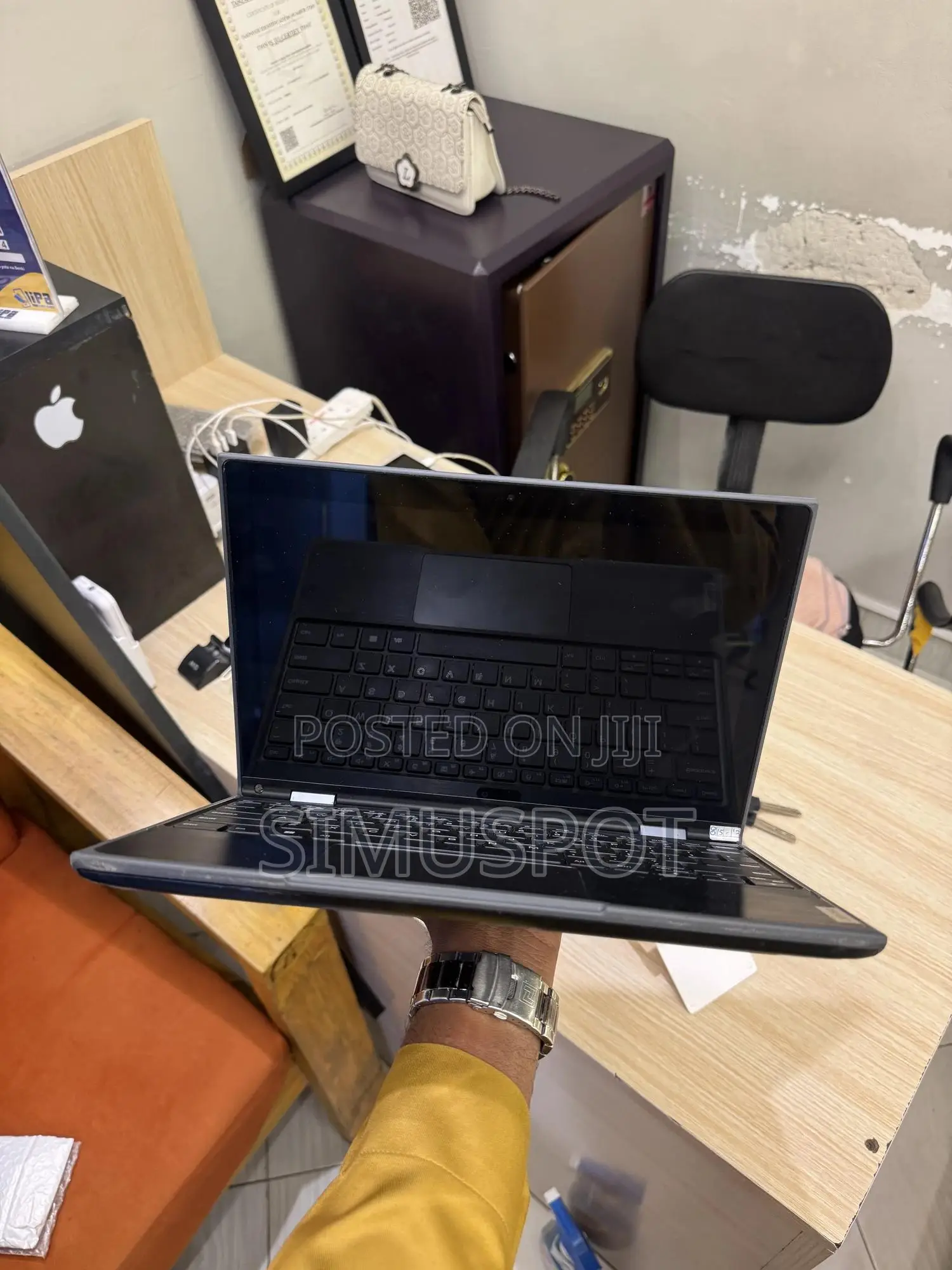 Laptop Lenovo 300e 4GB Intel SSD 128GB