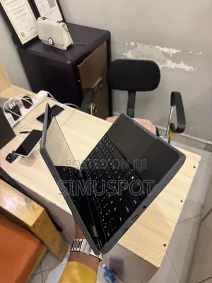 Laptop Lenovo 300e 4GB Intel SSD 128GB