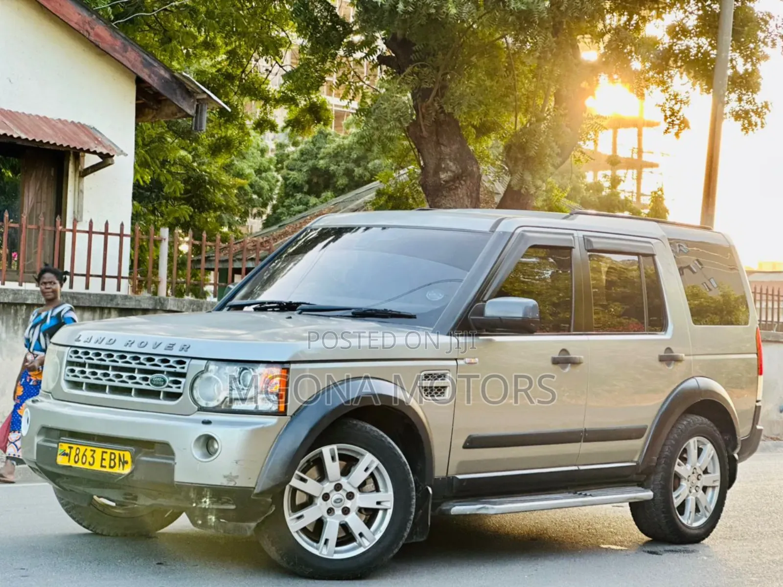 Land Rover Discovery 2011 Gray