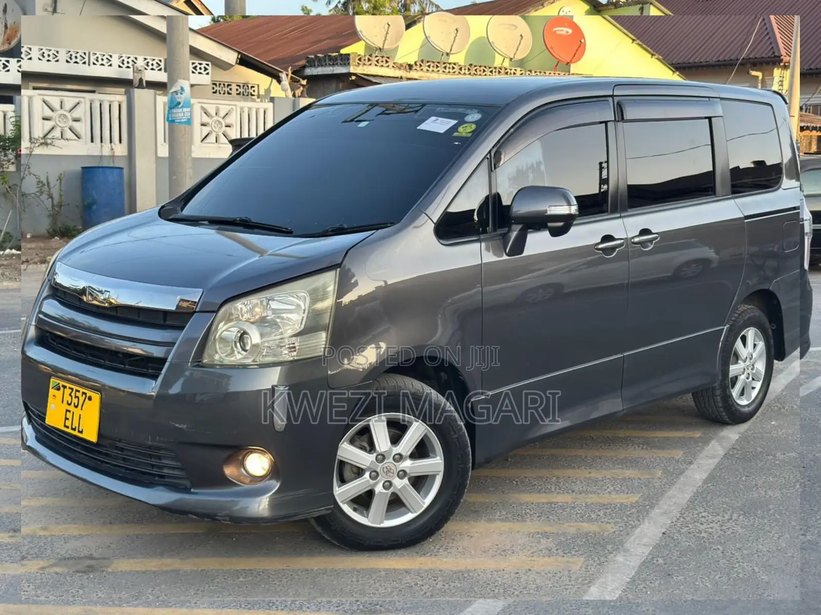 Toyota Noah 2008 Gray