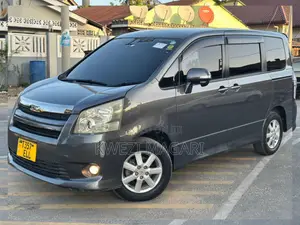 Toyota Noah 2008 Gray