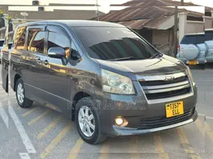 Toyota Noah 2008 Gray
