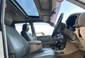 Toyota Land Cruiser 2000 White