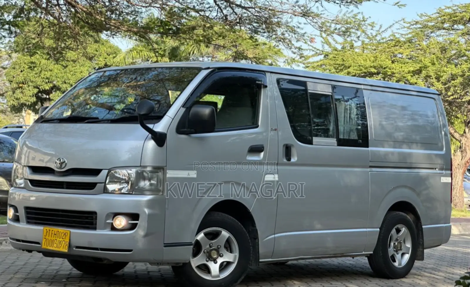 Toyota HiAce 2009 Silver