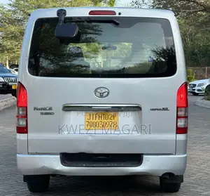 Toyota HiAce 2009 Silver