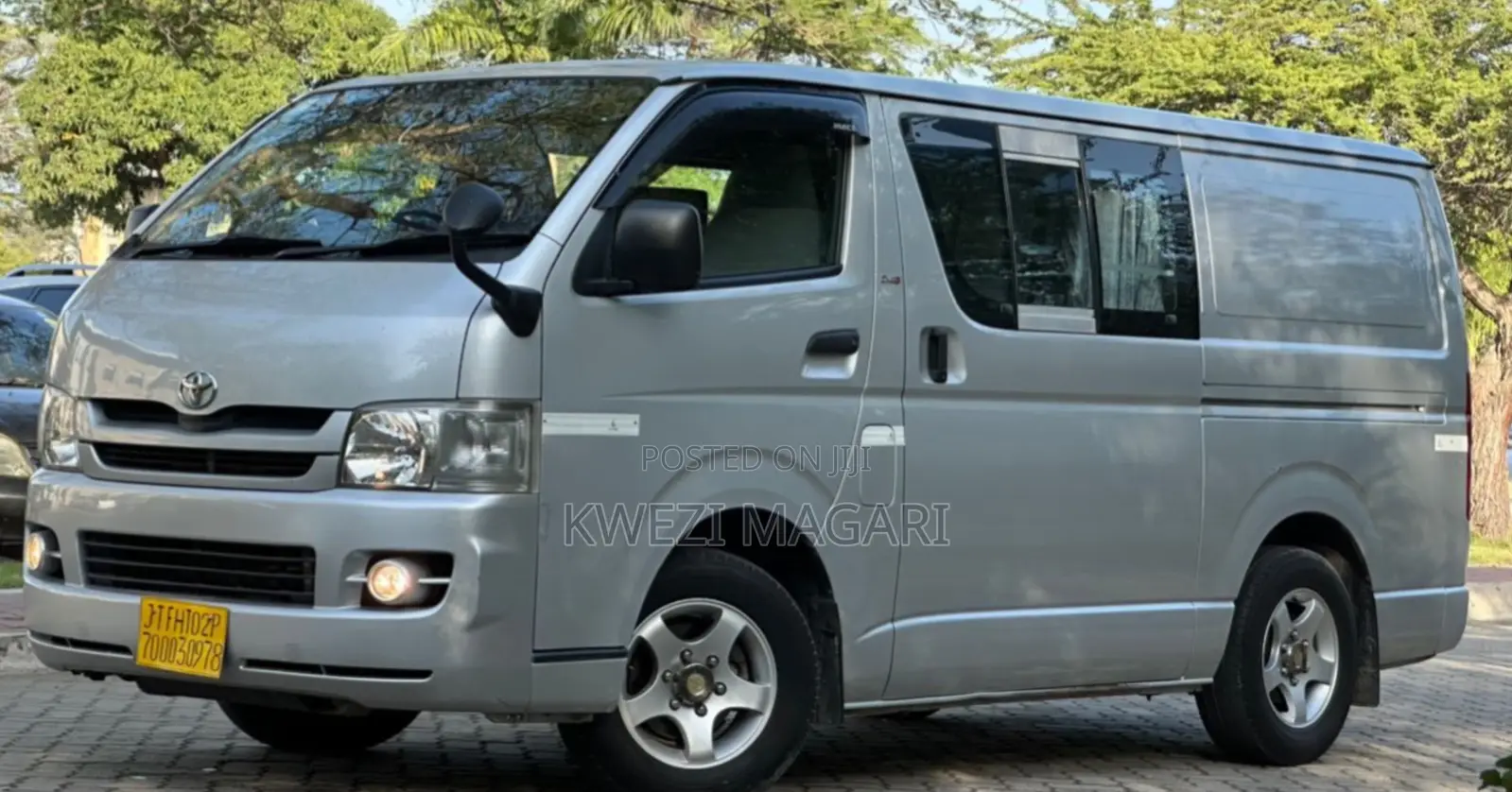 Toyota HiAce 2009 Silver