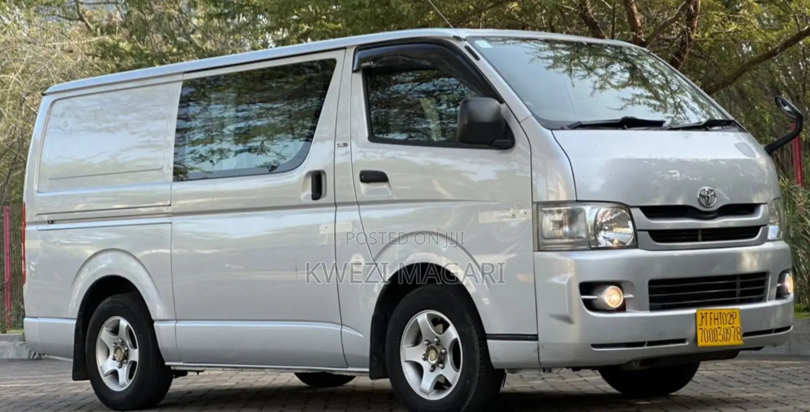 Toyota HiAce 2009 Silver
