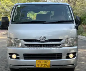 Toyota HiAce 2009 Silver