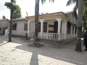 6bdrm Apartment in Tanzania Daresalaam, Ilala for sale
