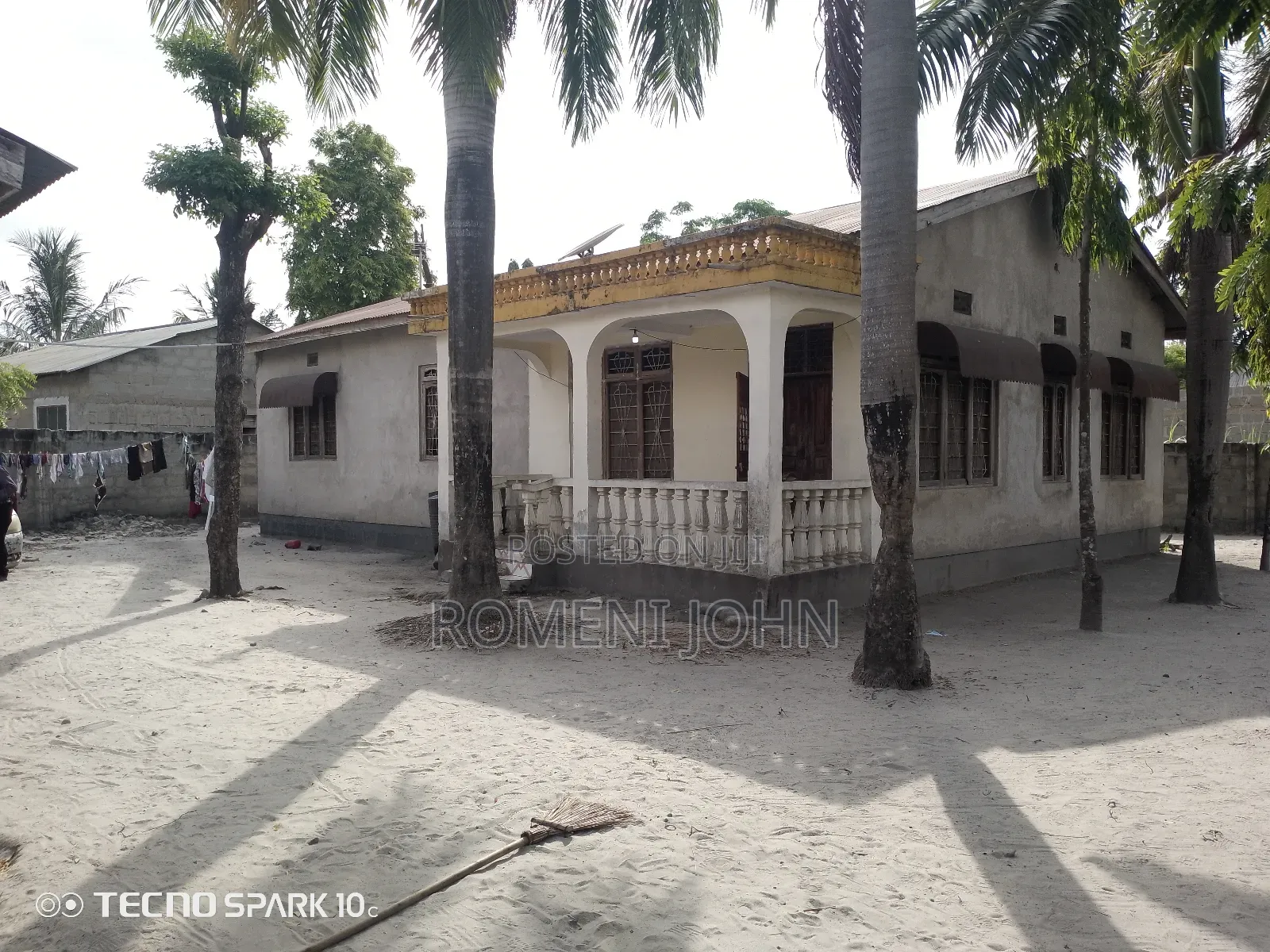 6bdrm Apartment in Tanzania Daresalaam, Ilala for sale