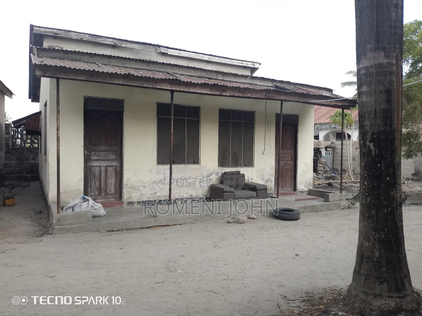 6bdrm Apartment in Tanzania Daresalaam, Ilala for sale