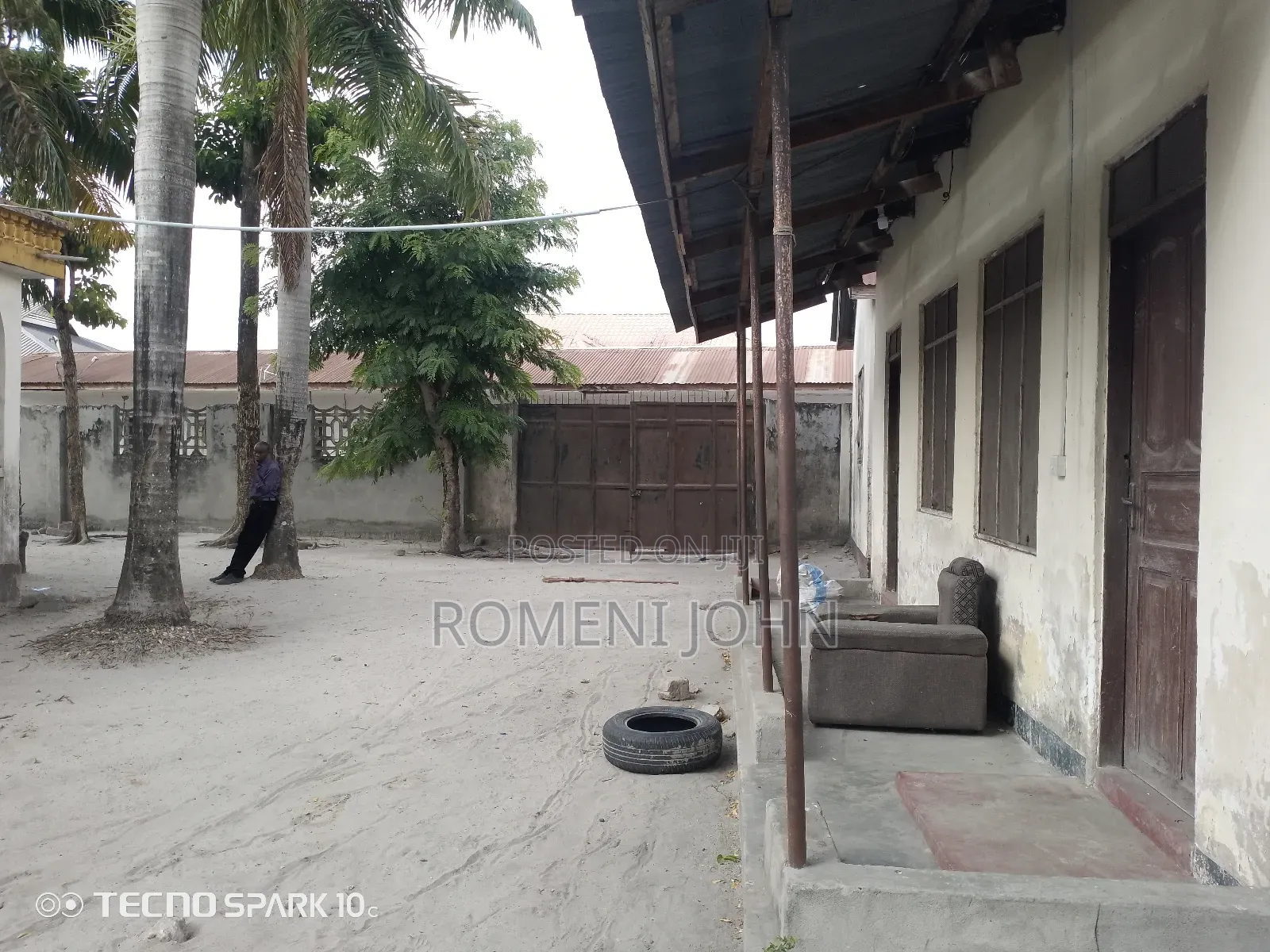 6bdrm Apartment in Tanzania Daresalaam, Ilala for sale