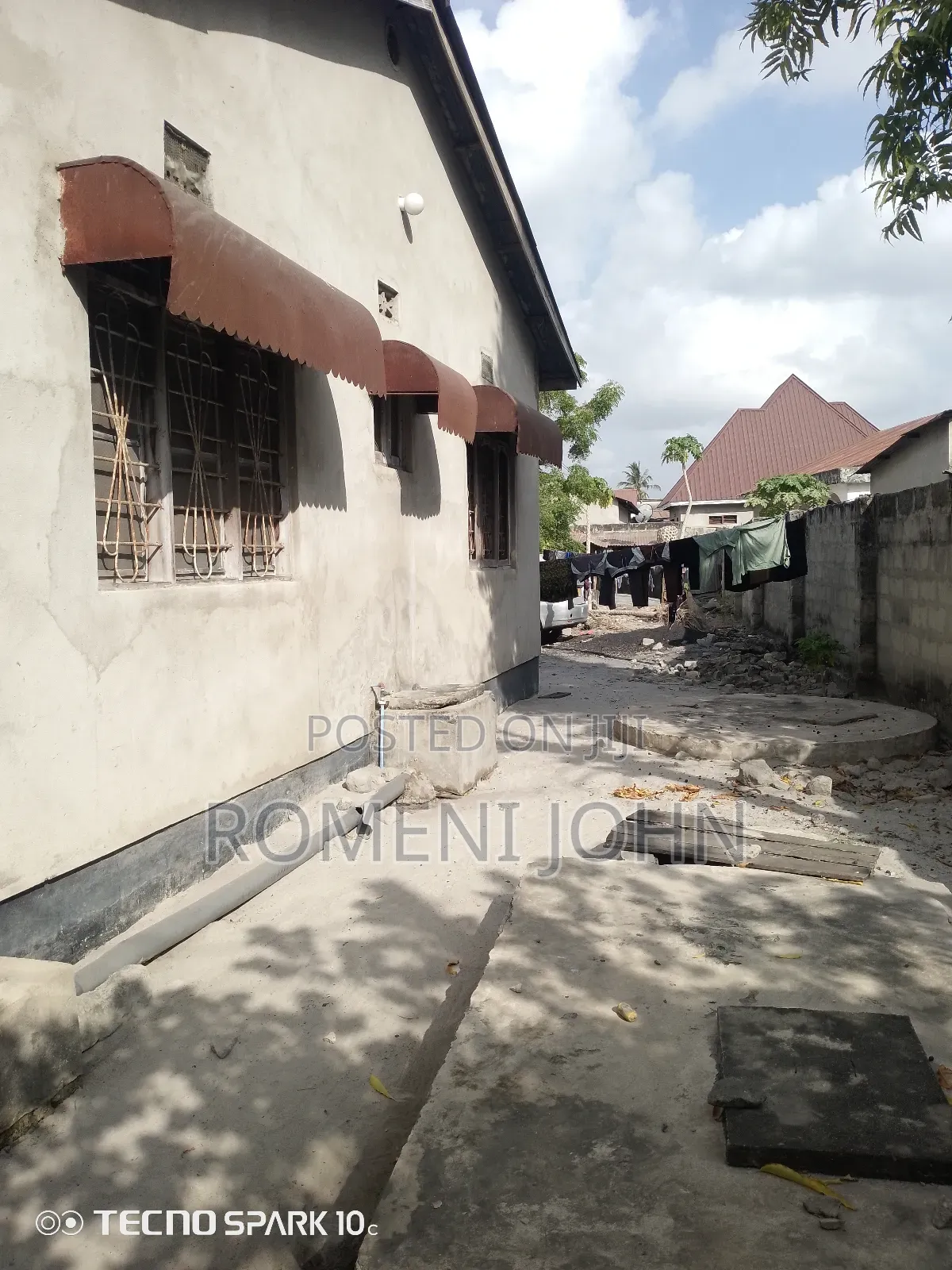 6bdrm Apartment in Tanzania Daresalaam, Ilala for sale