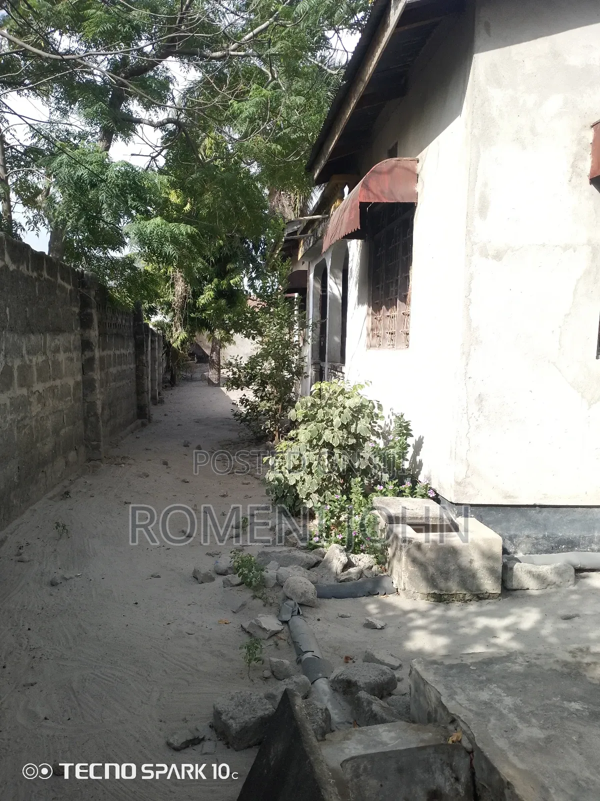 6bdrm Apartment in Tanzania Daresalaam, Ilala for sale