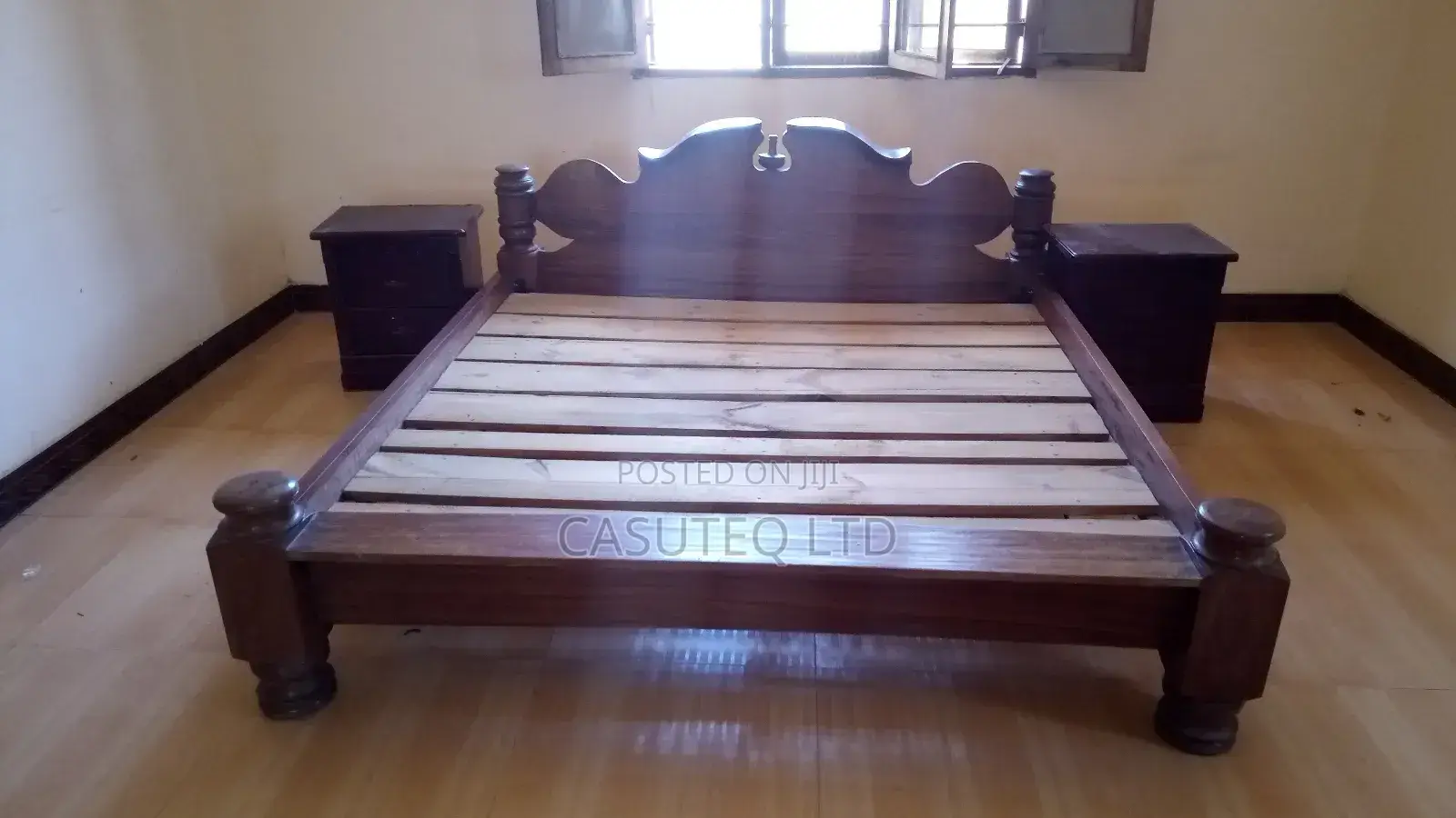 King Size Bed + Side Drawers