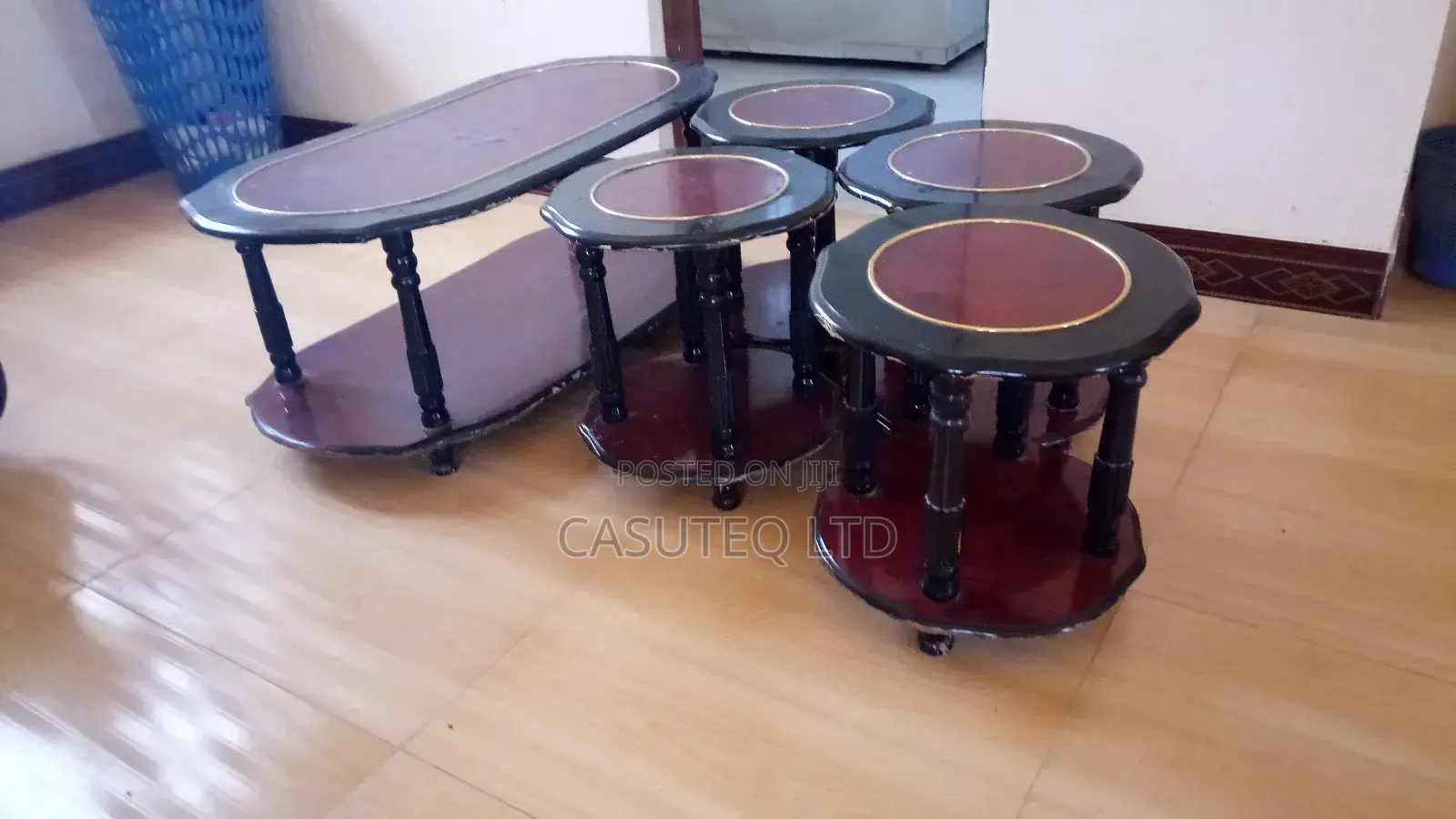Coffee Table + 4 Side Tables