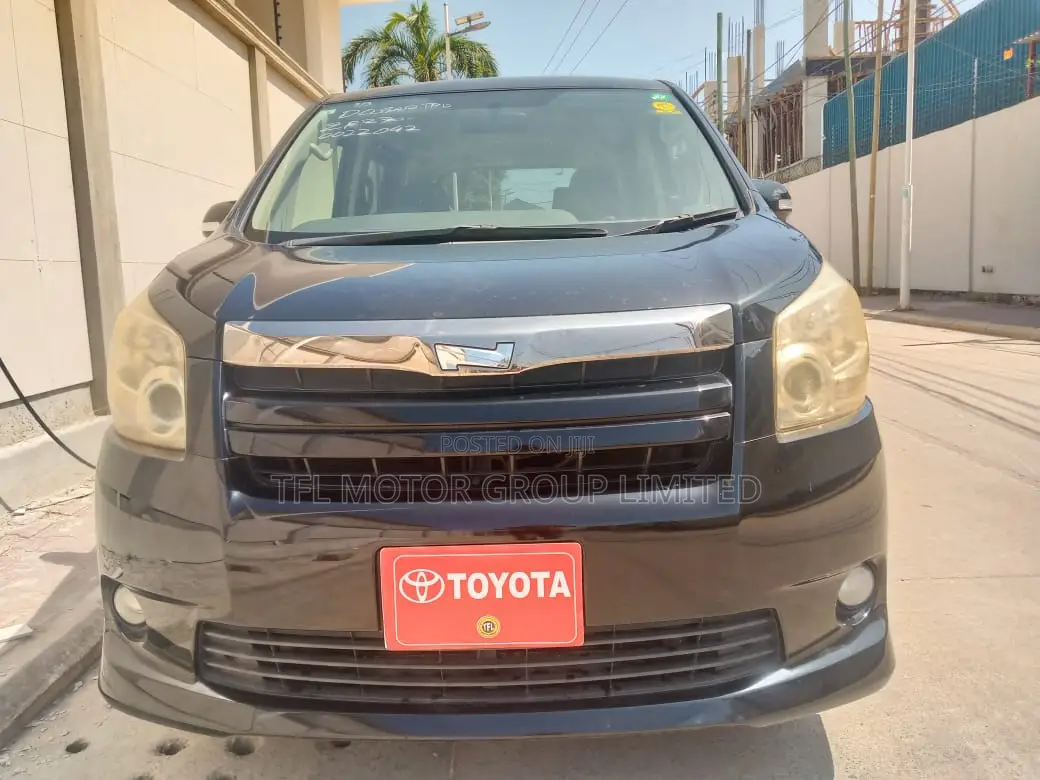 Toyota Noah 2007 Black