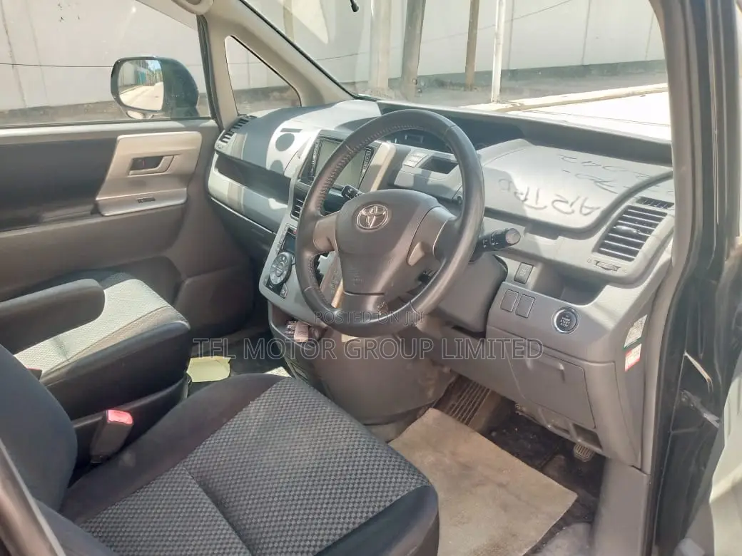 Toyota Noah 2007 Black
