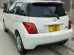 Toyota IST 2005 White