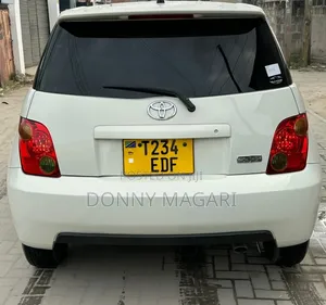 Toyota IST 2005 White