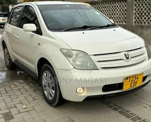 Toyota IST 2005 White
