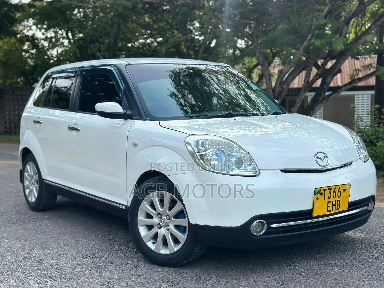 Mazda Verisa 2010 White