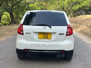 Mazda Verisa 2010 White
