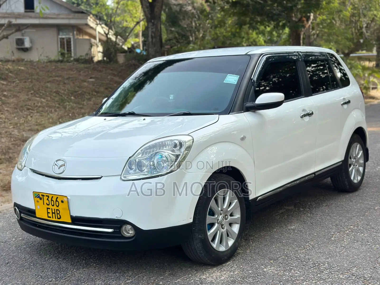 Mazda Verisa 2010 White