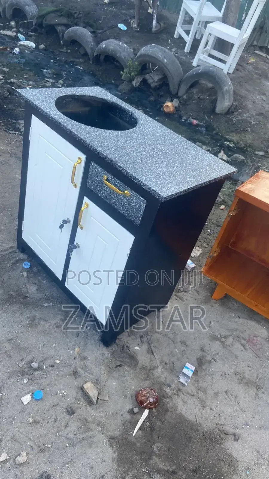 Meza Kali Mno Ya Jikoni