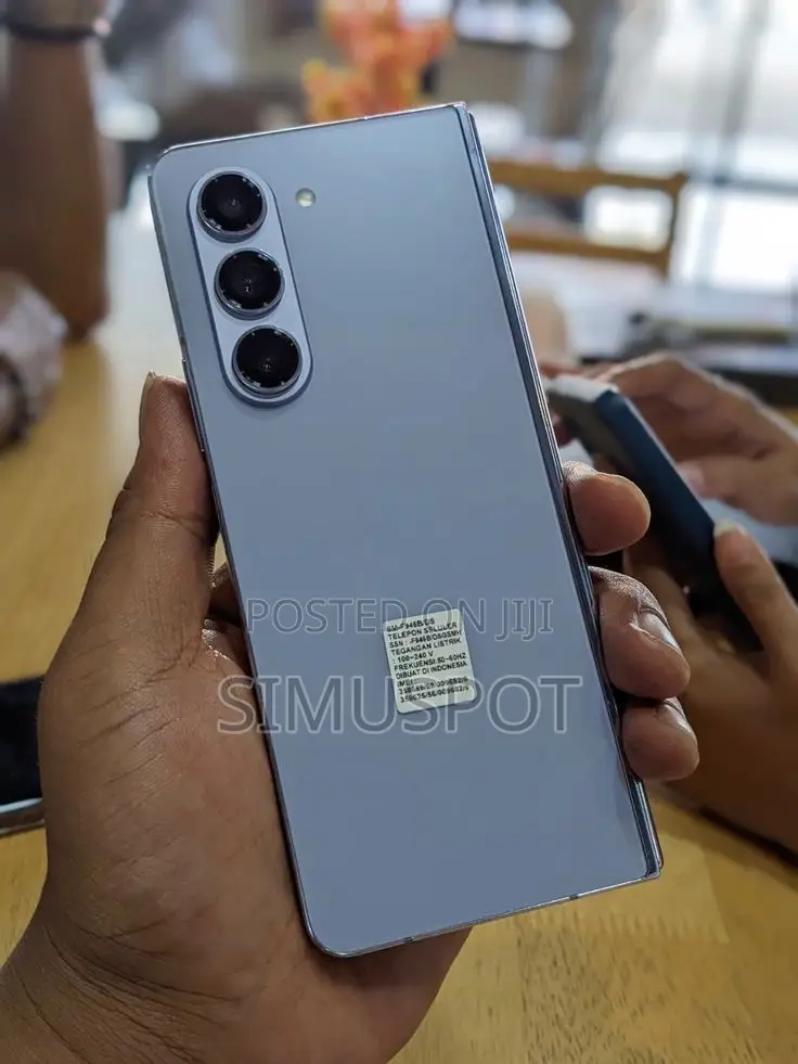 New Samsung Galaxy Fold 5G 512 GB Blue