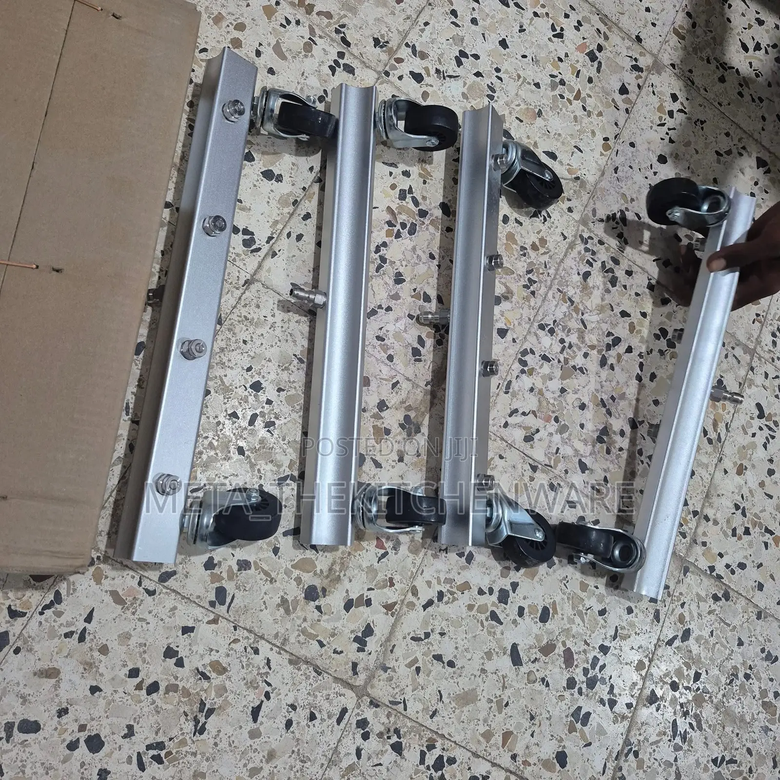 High Pressure Washer With 4 Nozzle Car Underneath Washer