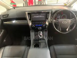 Toyota Alphard 2.5 Petrol FWD 2019 White