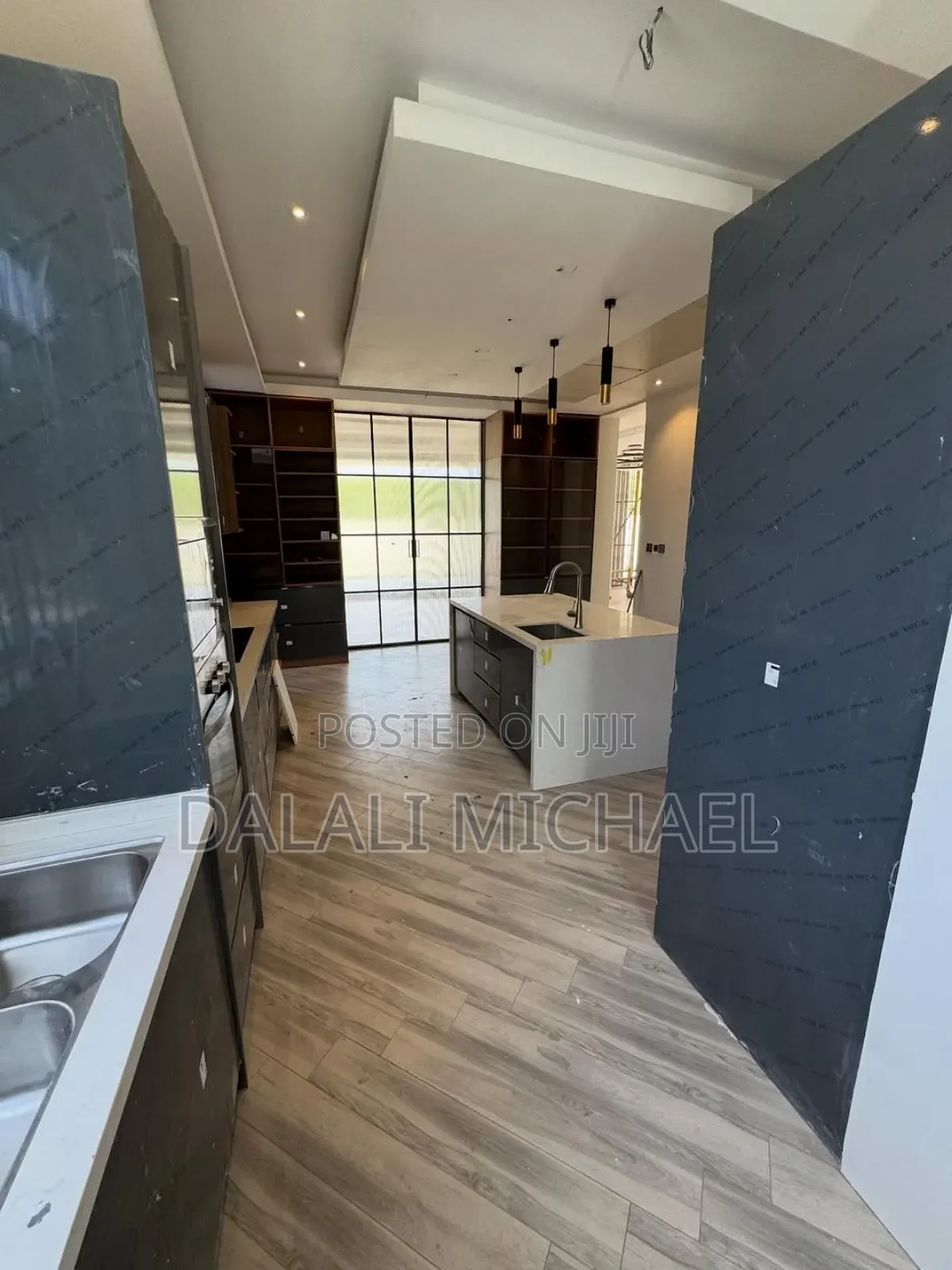 4bdrm House in Mbezibeach for sale
