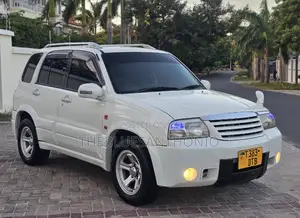 Suzuki Escudo 2004 White