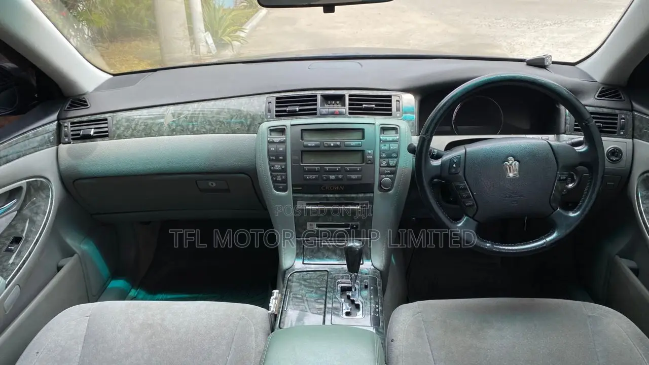 Toyota Crown 2004 Blue