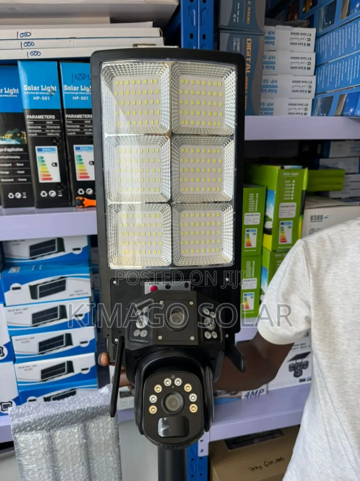 Bidhaa Mpya: Taa Ya Jua Yenye Camera 2 Lenses Na Sim Card Nje.
