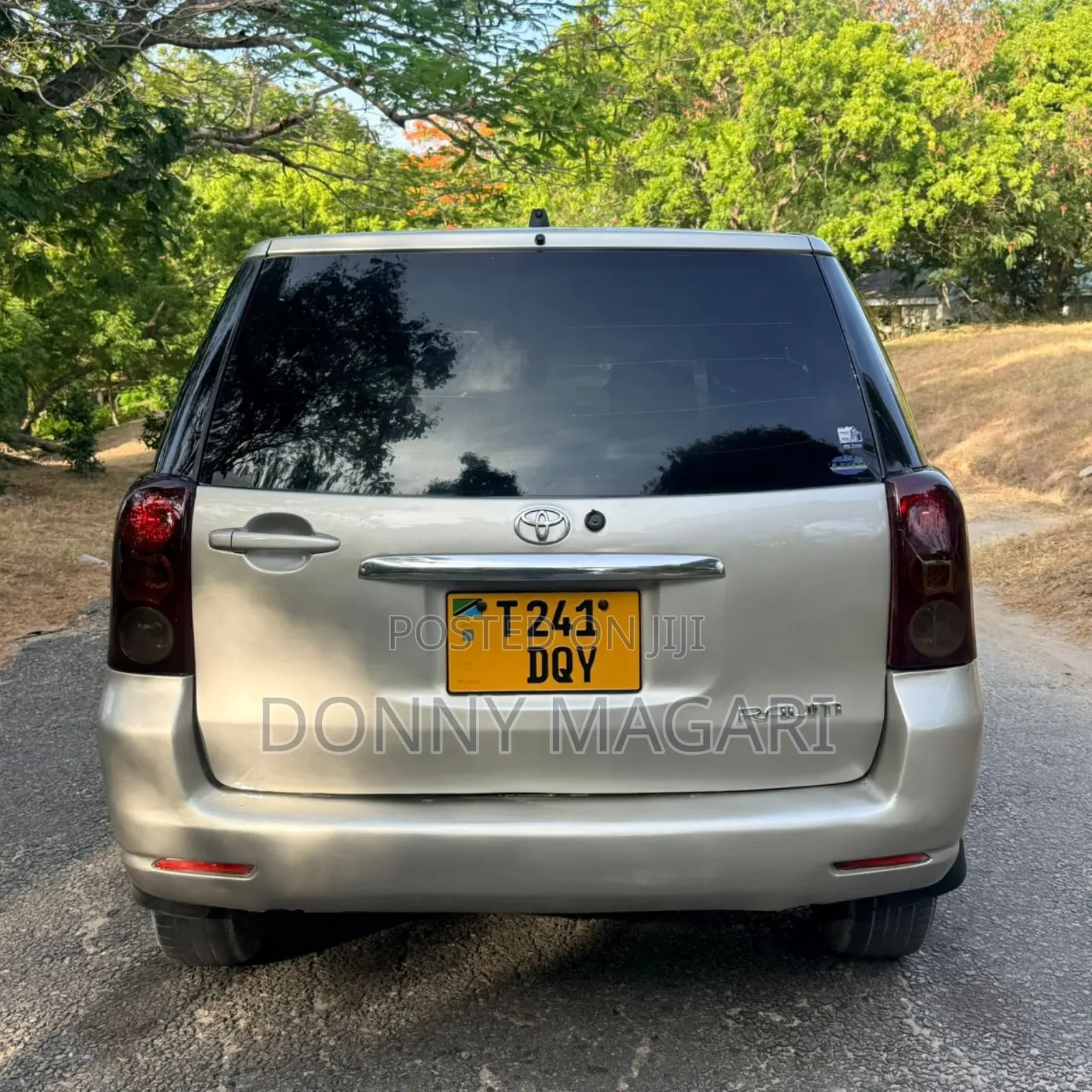 Toyota Raum 2005 Silver