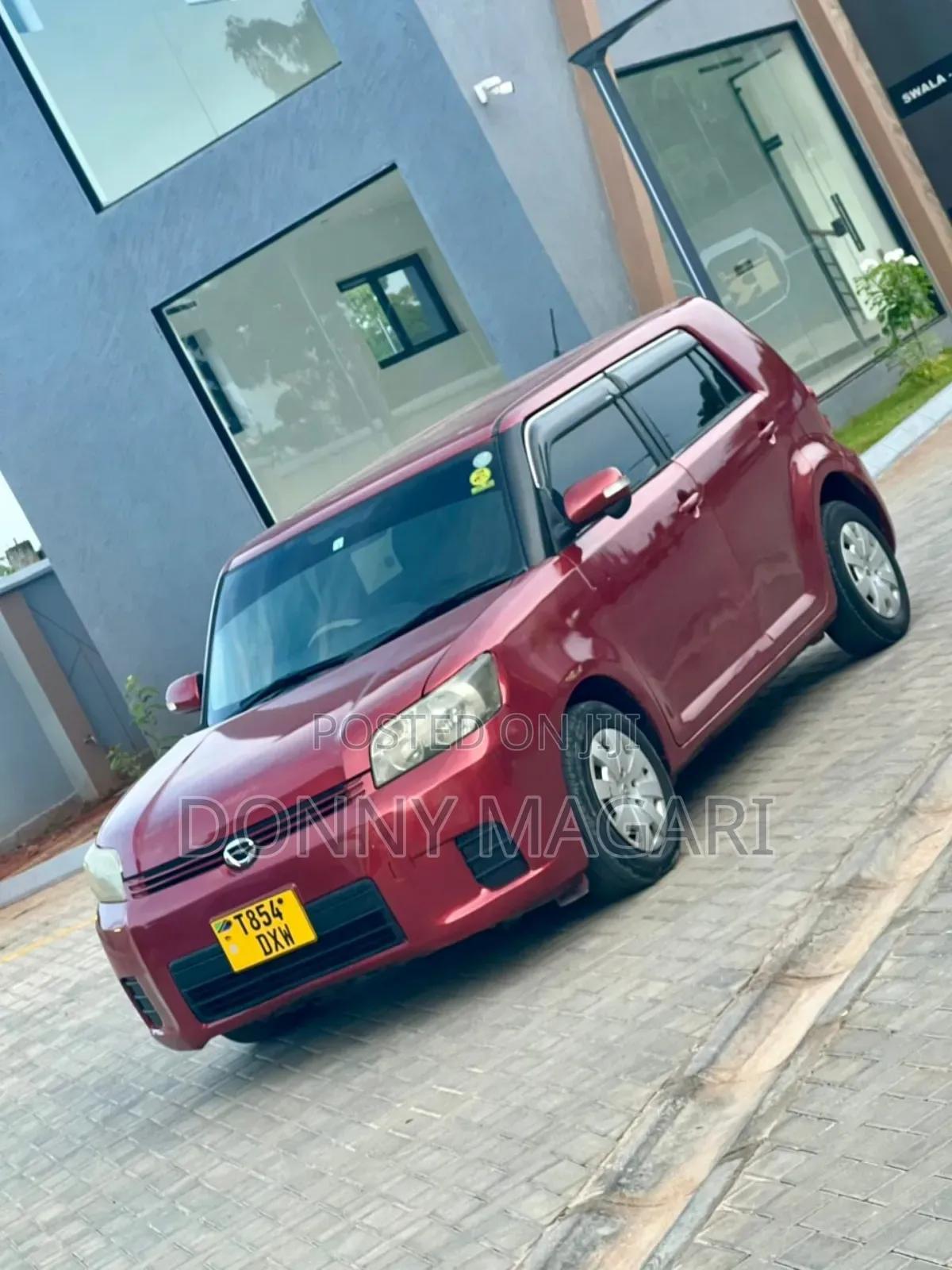 Toyota Corolla Rumion 2010 Red