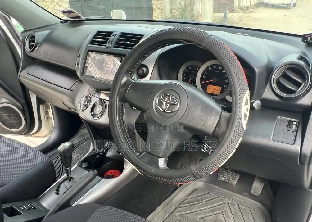Toyota RAV4 2007 White