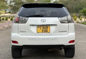 Toyota Harrier 2004 White