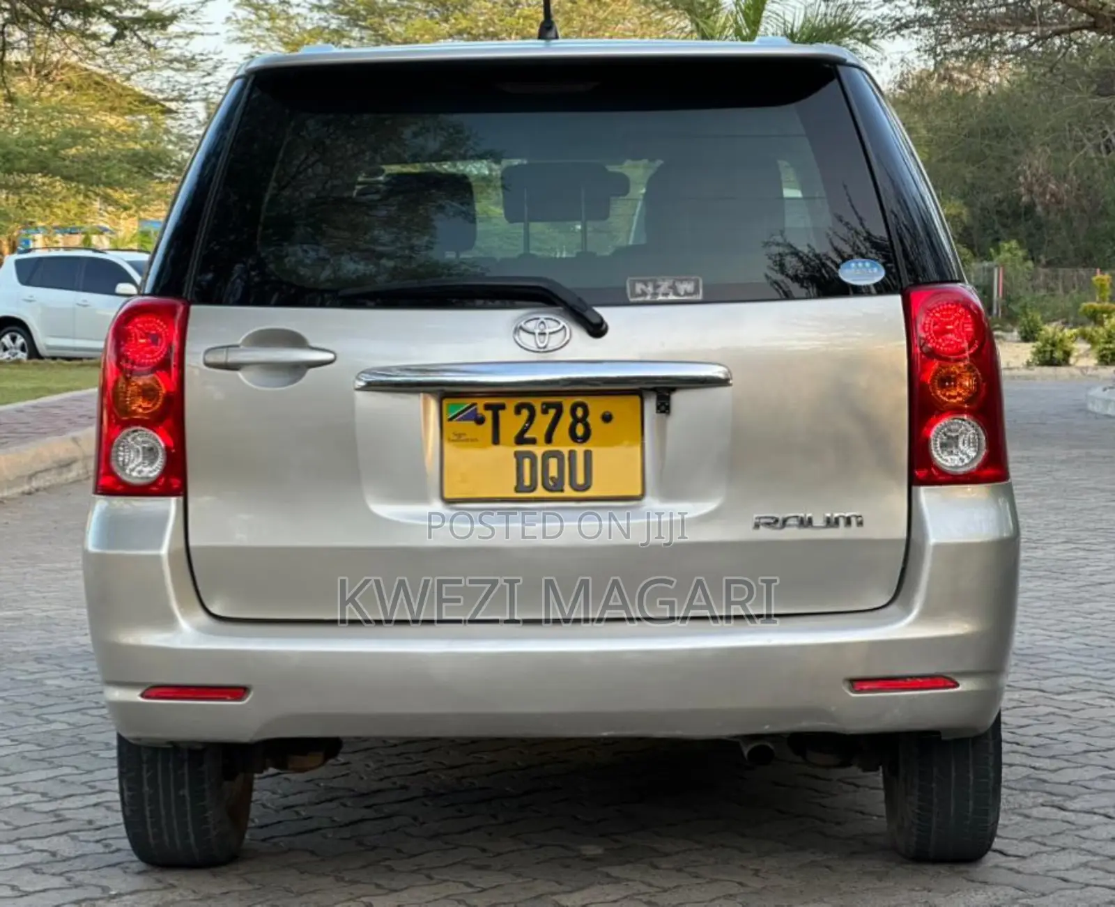 Toyota Raum 2005 Silver