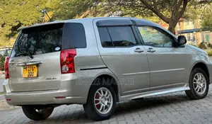 Toyota Raum 2005 Silver