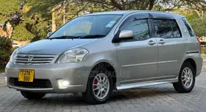 Toyota Raum 2005 Silver