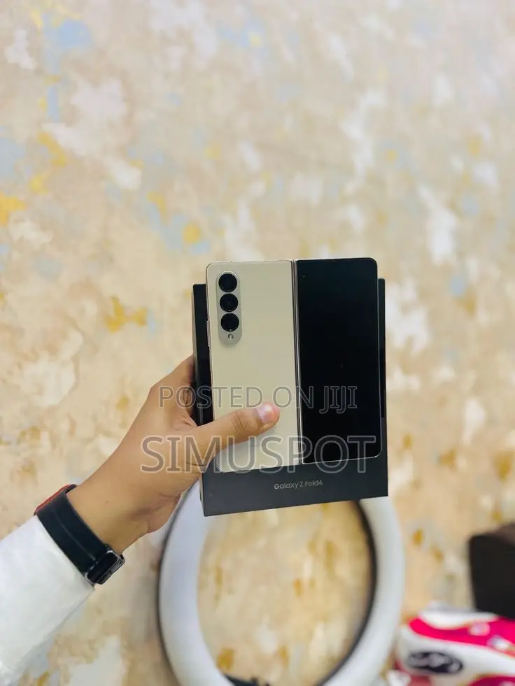 New Samsung Galaxy Z Fold4 256 GB Black