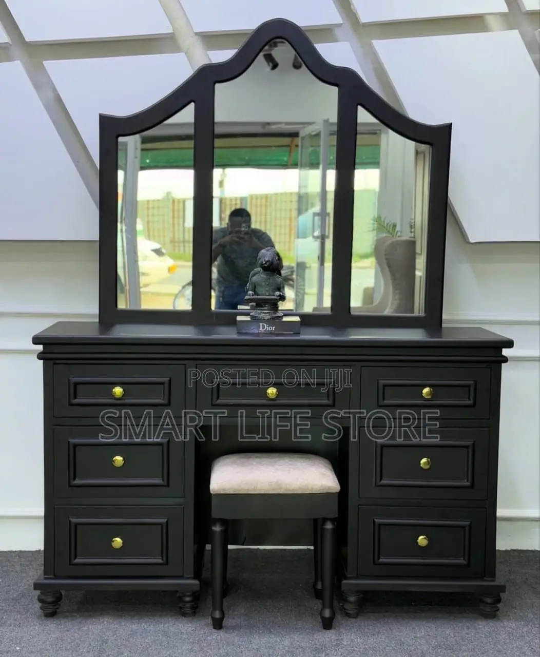 Dressing Table Nzuri Sana