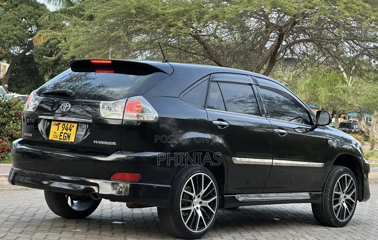 Toyota Harrier 2005 Black